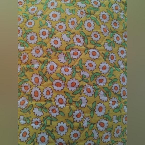Vintage Cotton Floral Patchwork Quilt - Green and Yellow Daisy\'s NWOT